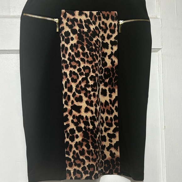 Dresses & Skirts - “Send Ur Price?” Leopard Print & Black Skirt…🥰